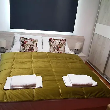 Borak Apartment *